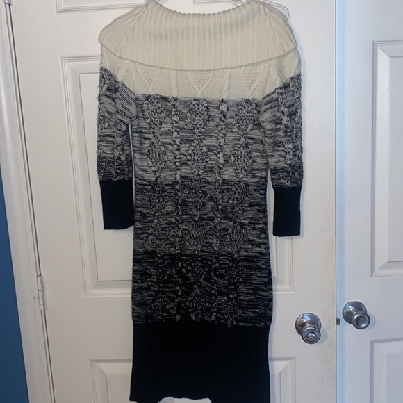 Sweater dress - Picture 3 of 3